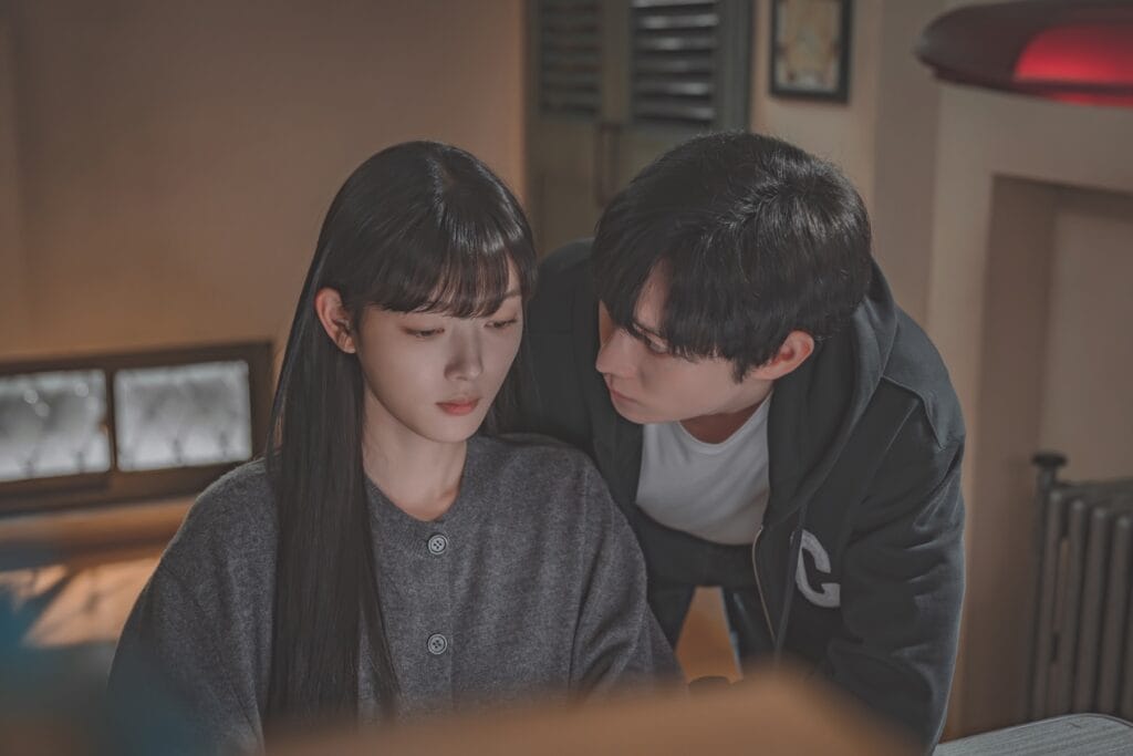 Kim Young Dae Looks After Kim You Jung In New Drama “Dear X”