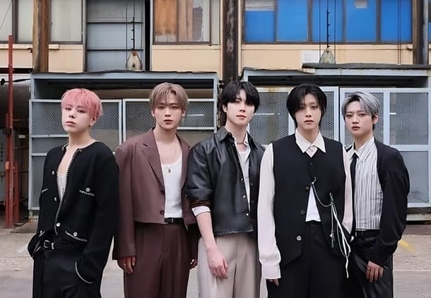 Song Review: WEi – Home