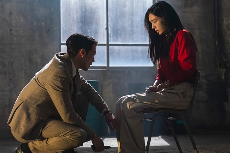 Jang Ki Yong Rescues Ahn Eun Jin From Her Kidnappers In “Dynamite Kiss”