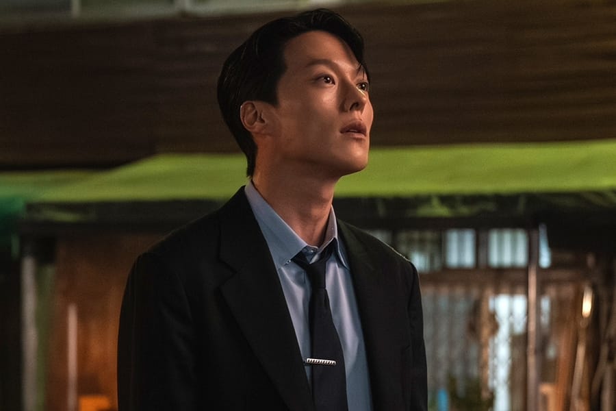 Jang Ki Yong Visits Ahn Eun Jin’s Neighborhood In “Dynamite Kiss”
